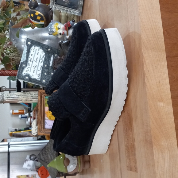 Vince Shoes - Vince. Black Leather Warren Sneaker